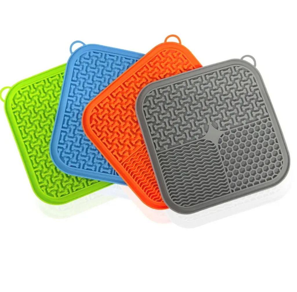 Dog lick pad with suction cups – TailoraStyle photo 7