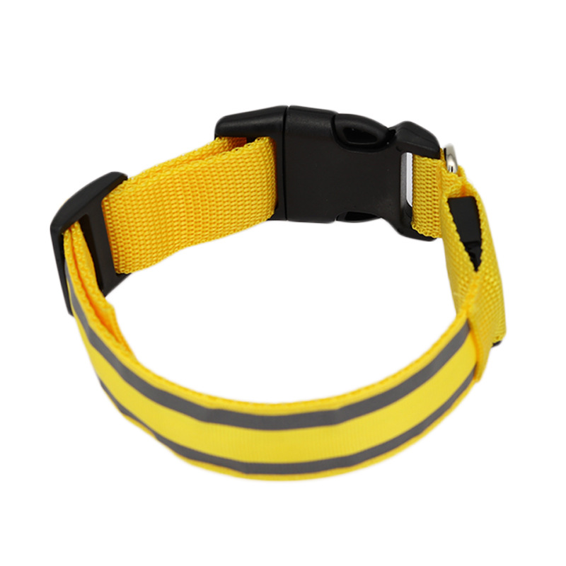 LED dog collar rechargeable USB charging detail