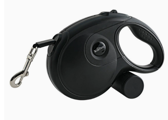 Automatic retractable leash secure locking mechanism detail